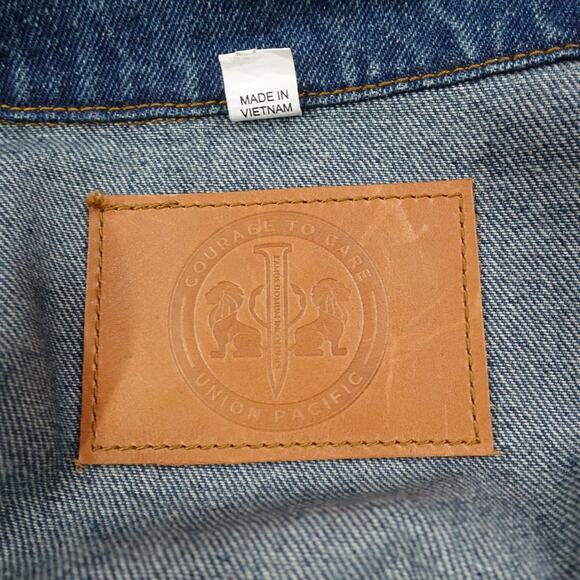 Union Pacific Denim Jacket Mens XL Trucker Embroidered Portland Service Unit - Picture 9 of 12